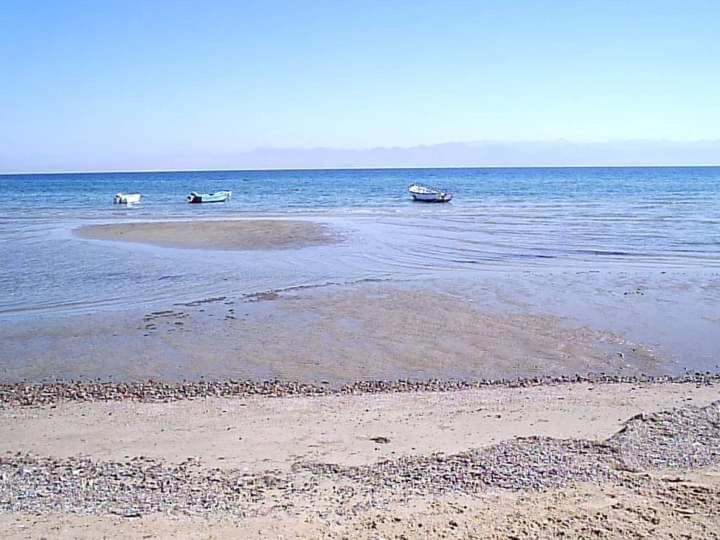 Хостел Sebaii Camp السباعى كامب شاطئ الترابين بجوار ويت بالس Нувейба Экстерьер фото